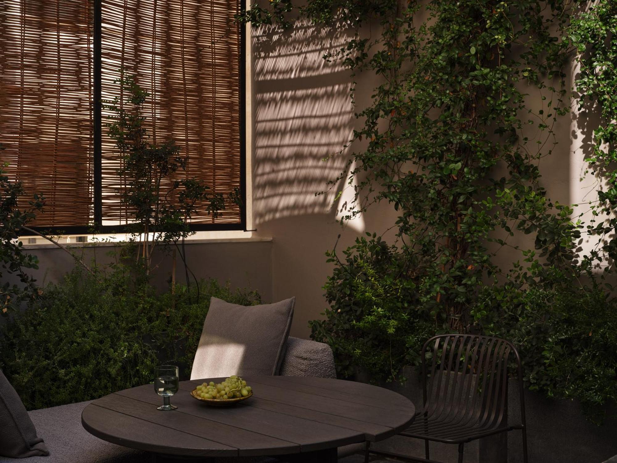 Monastik Living In Athina Hotel Athens Exterior photo